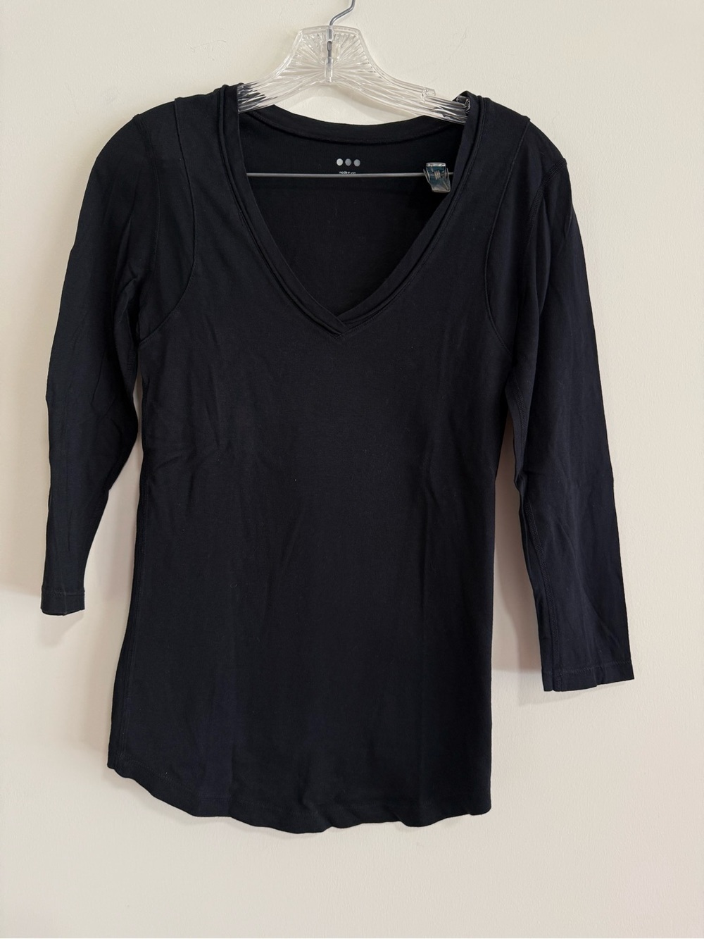Three Dots Black V-Neck 3/4 Sleeve Tee. Size S. Excellent Condition.